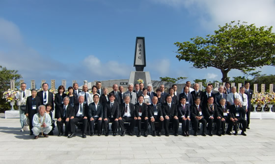 沖縄「近江の塔」での平和祈念式典・戦歿者追悼式 